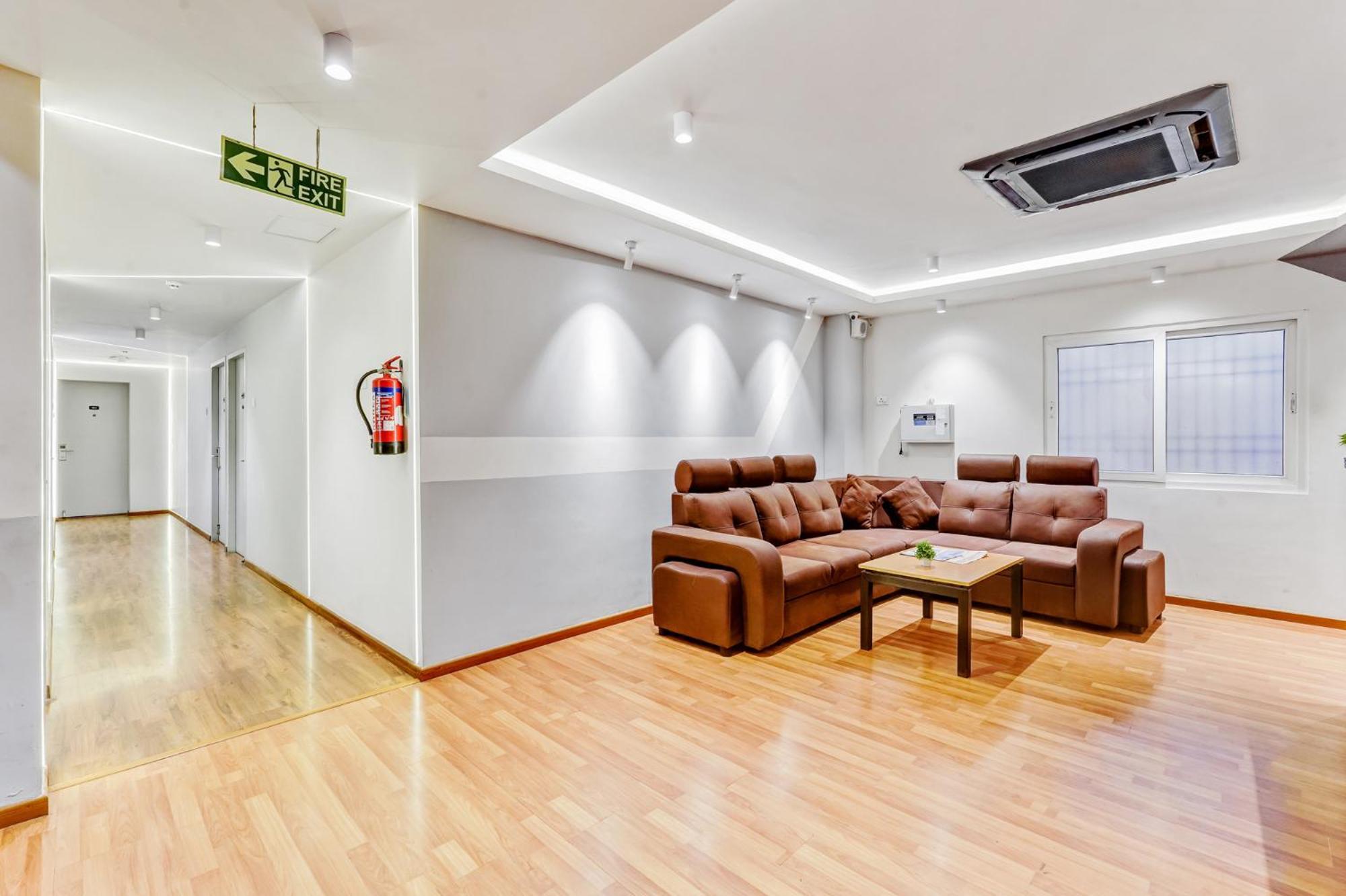 Upar Hotels Nungambakkam Nearby Us Consulate Apollo Hospital Sankara Nethralaya Madras Buitenkant foto